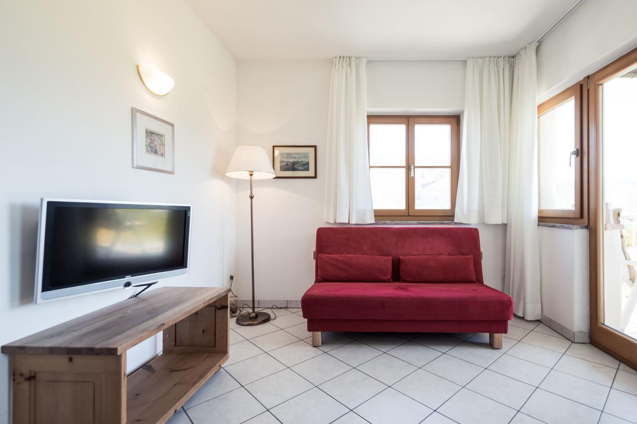 Weingut Dona Villa Eppan an der Weinstraße Buitenkant foto