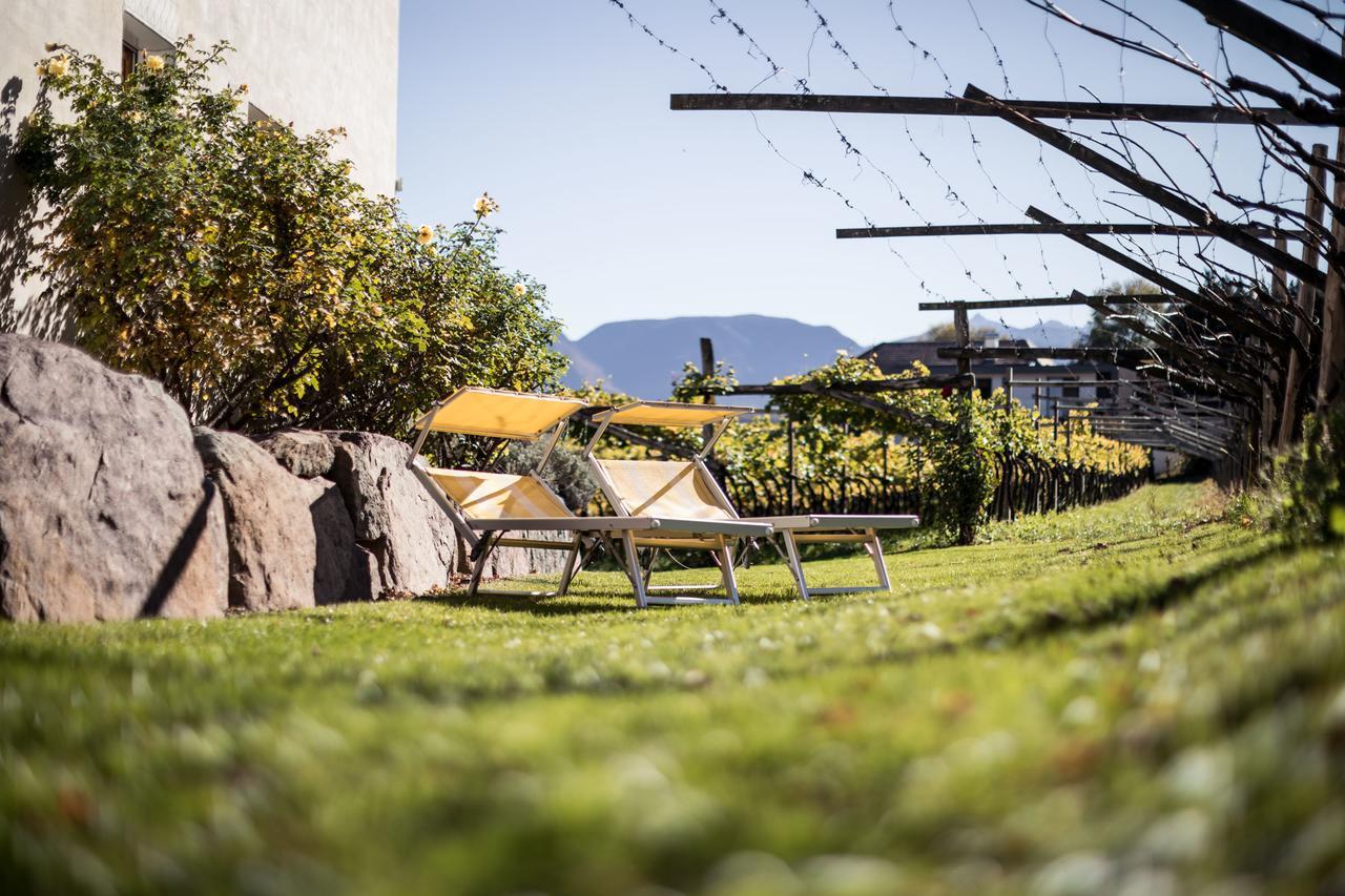 Weingut Dona Villa Eppan an der Weinstraße Buitenkant foto