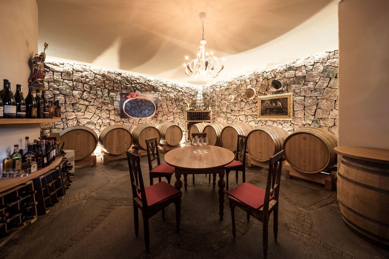 Weingut Dona Villa Eppan an der Weinstraße Buitenkant foto
