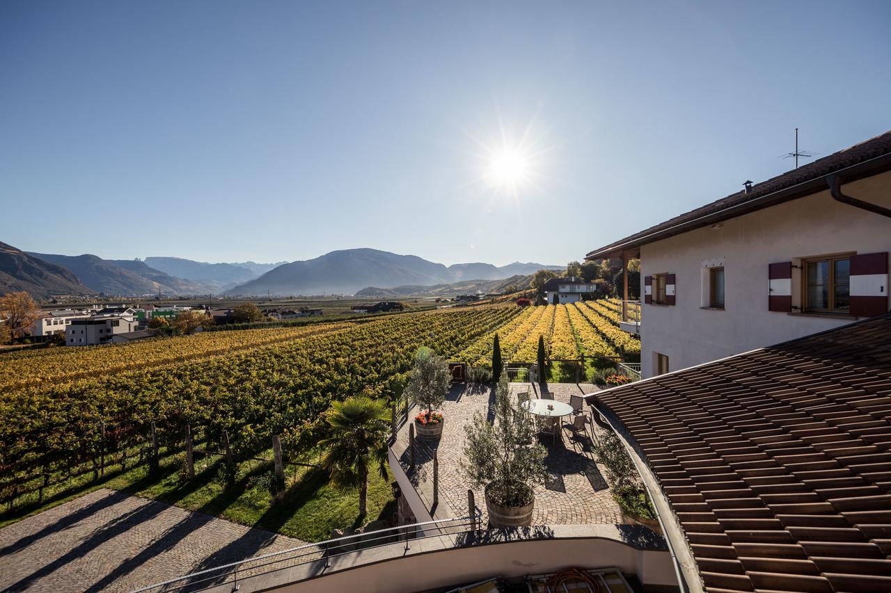 Weingut Dona Villa Eppan an der Weinstraße Buitenkant foto
