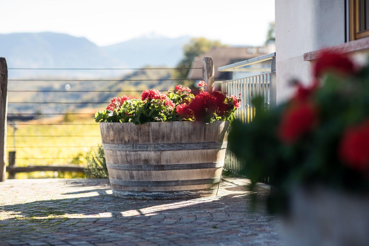 Weingut Dona Villa Eppan an der Weinstraße Buitenkant foto